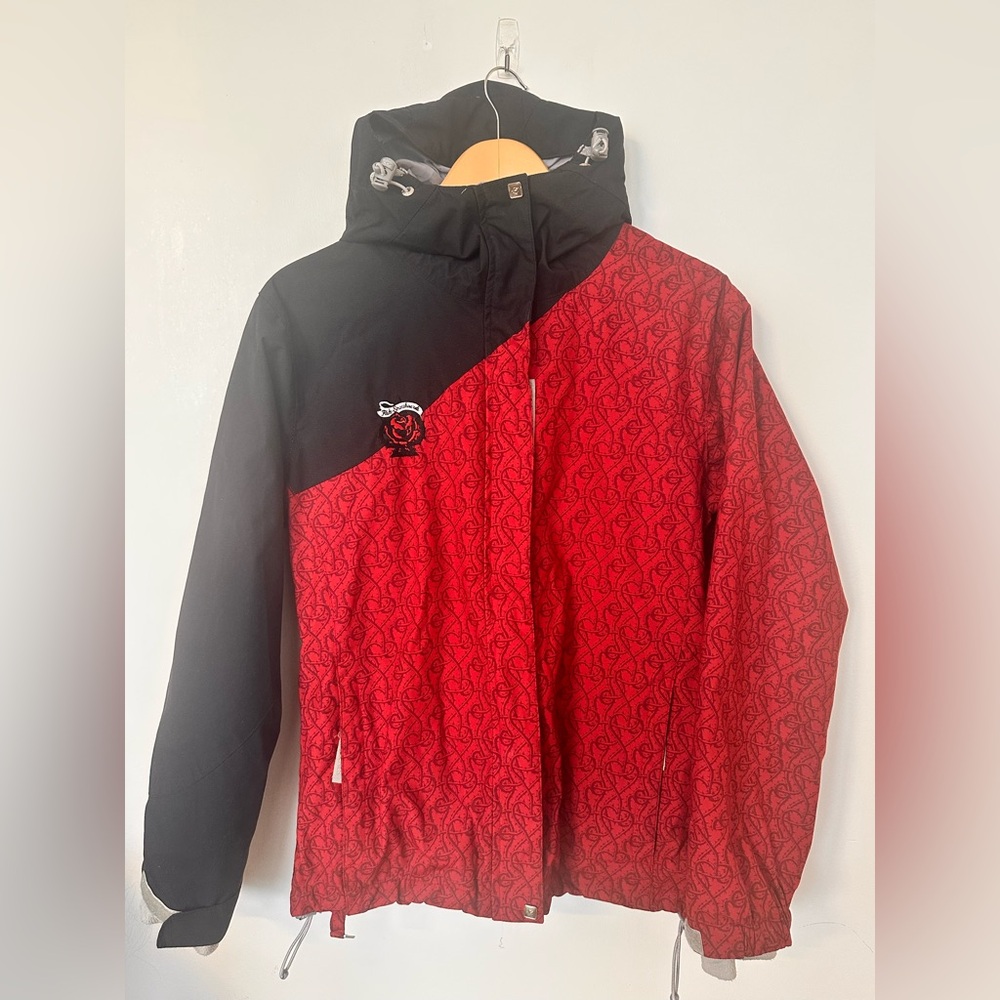 Ride Snowboards Retro Y2K Jacket – Red & Black Rose Print – Women’s Medium